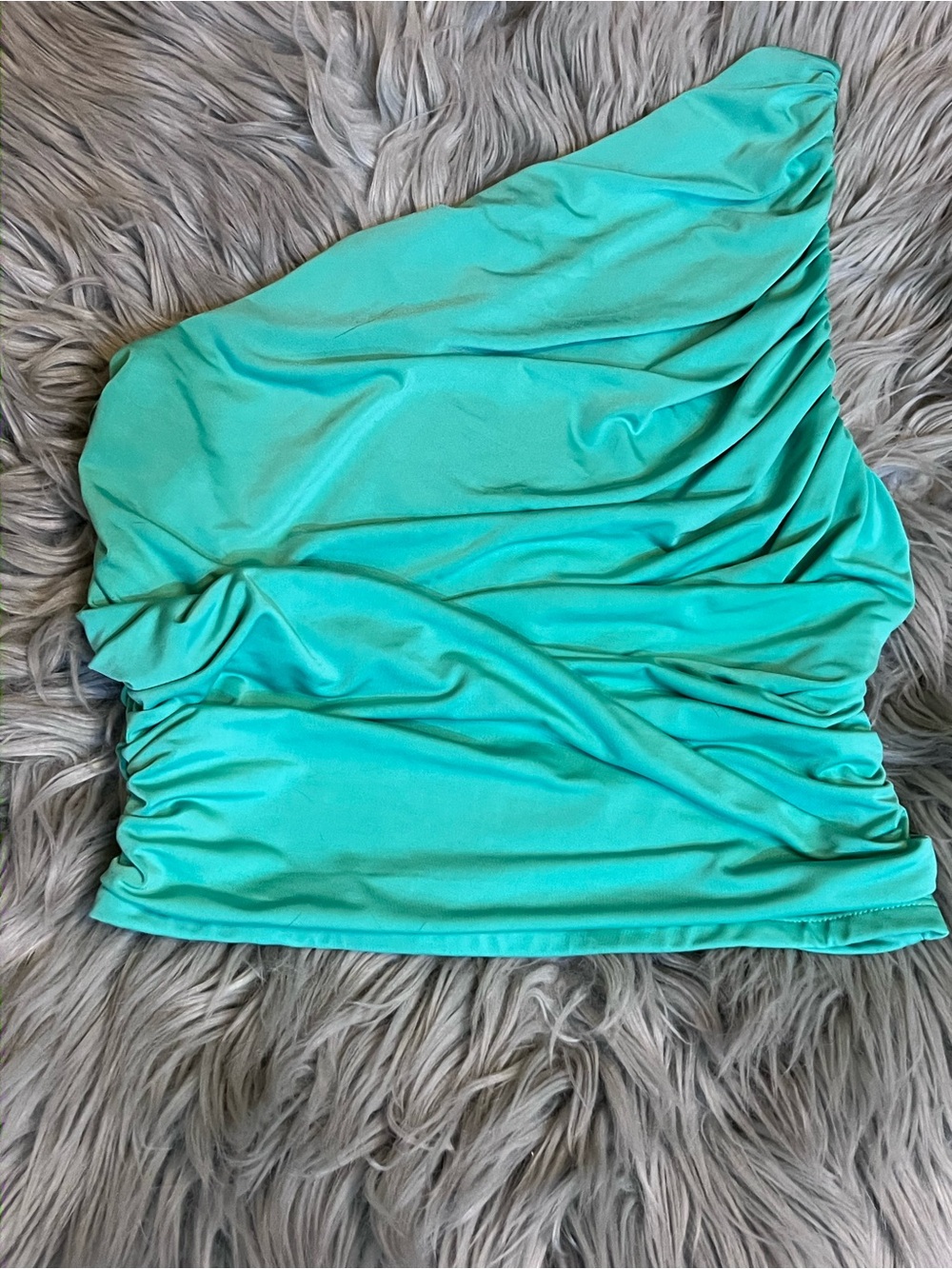 Like New Express one shoulder crop top Color - Picture 3 of 4